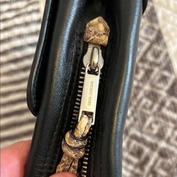 Michael Kors Black Crossbody Bag - Picture 5 of 7